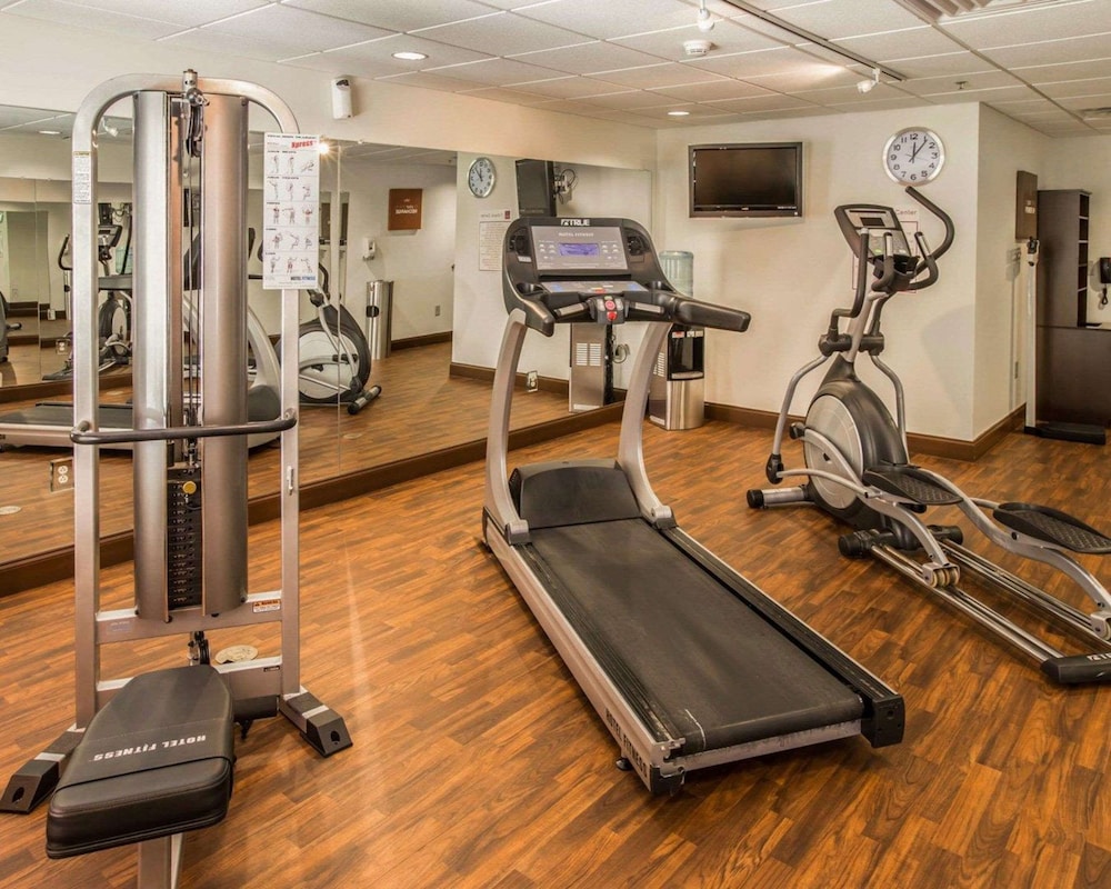 Comfort Suites At WestGate Mall 22/42