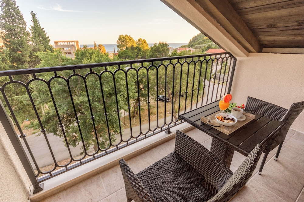 Luxury apartments Queen 25/47