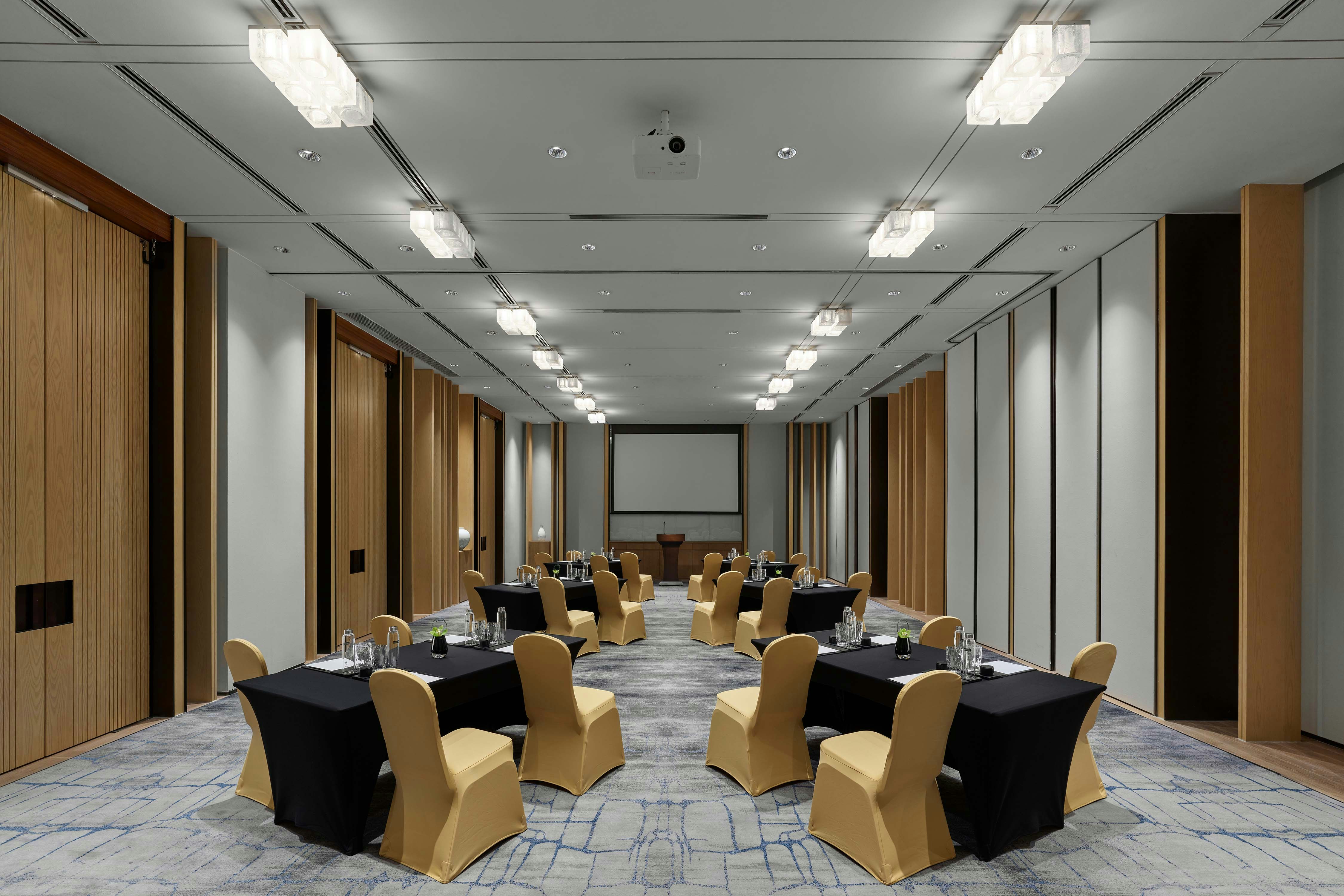 Hilton Suzhou Yinshan Lake 58/72