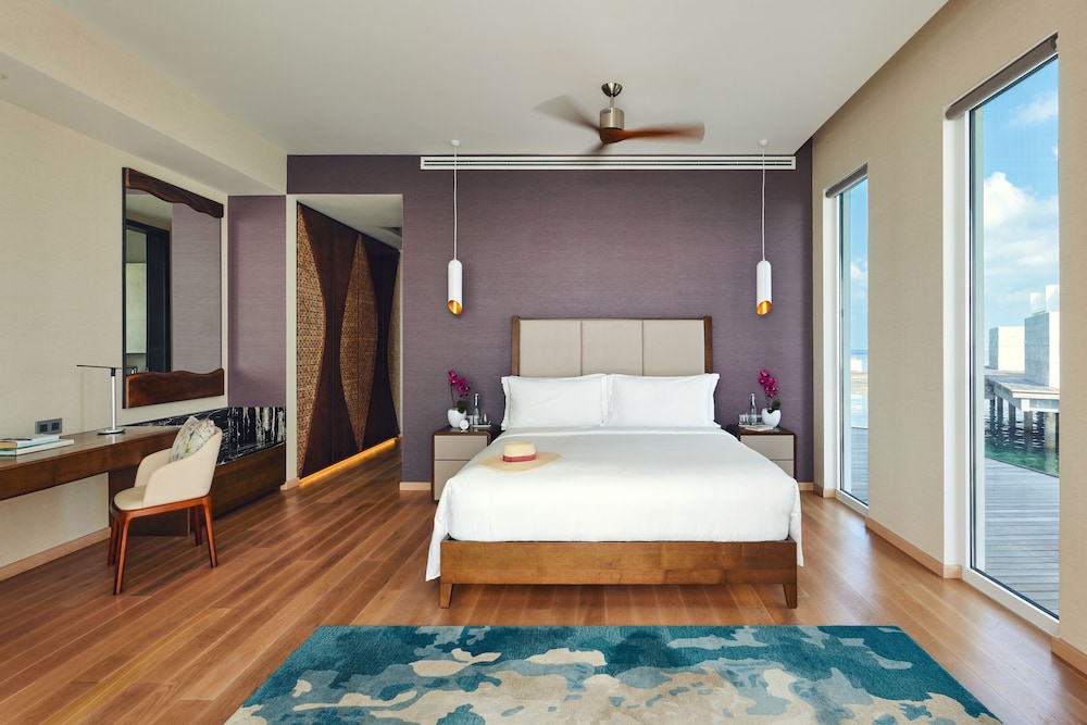 3 Bedrooms, Retreat, Sunset, Water, 3 King Beds, Private Pool