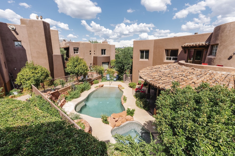 Adobe Grand Villas 69/73