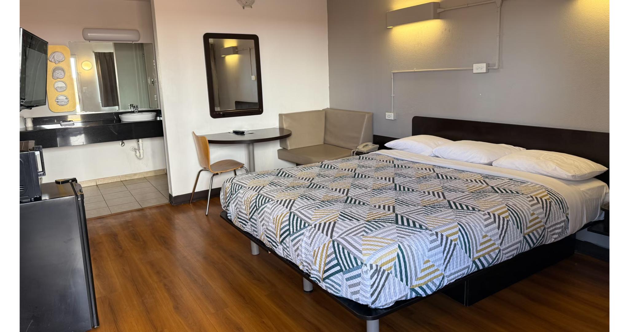 Room, King Bed, Smoking