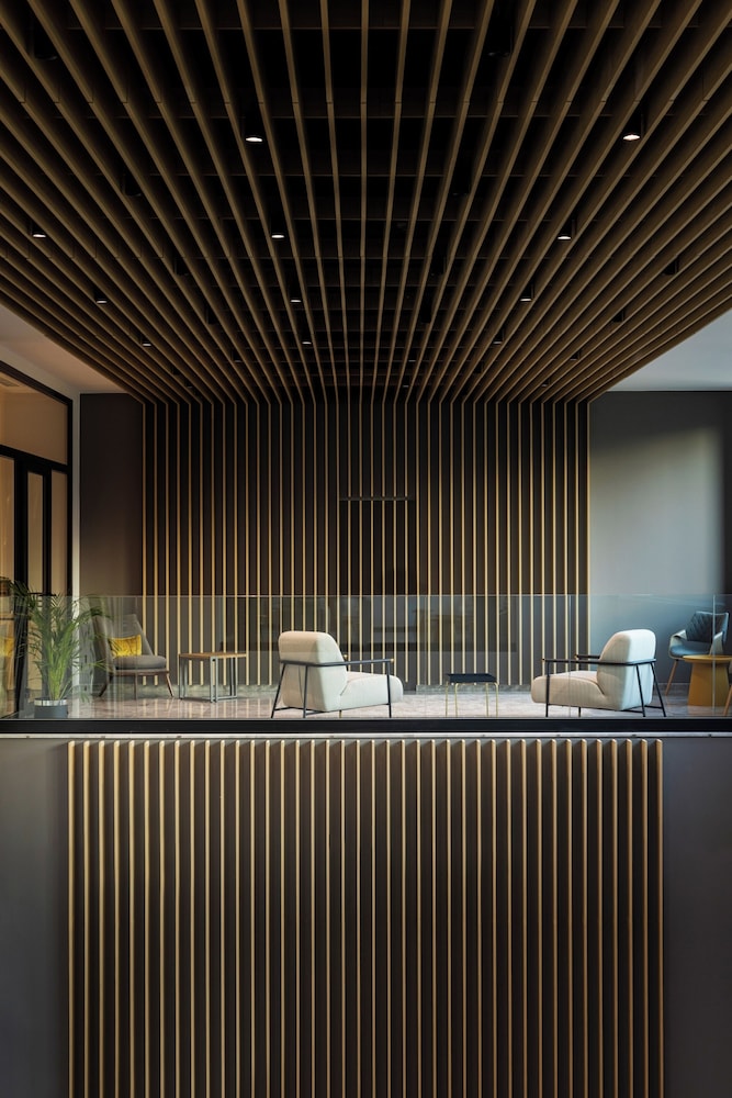 B1 City Hotel 8/49
