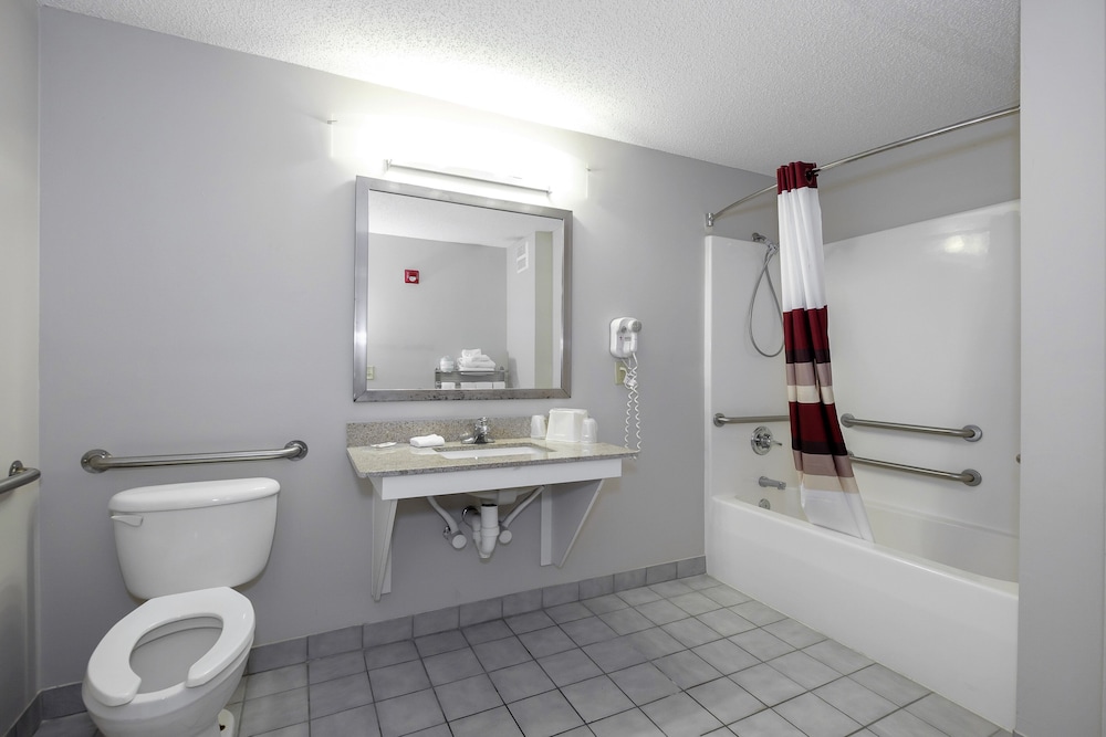 Red Roof Inn Defuniak Springs 9/45