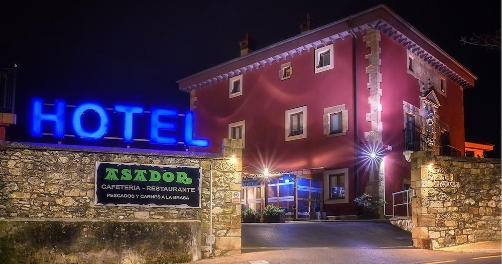 Hotel Palacio Munatones 3/50