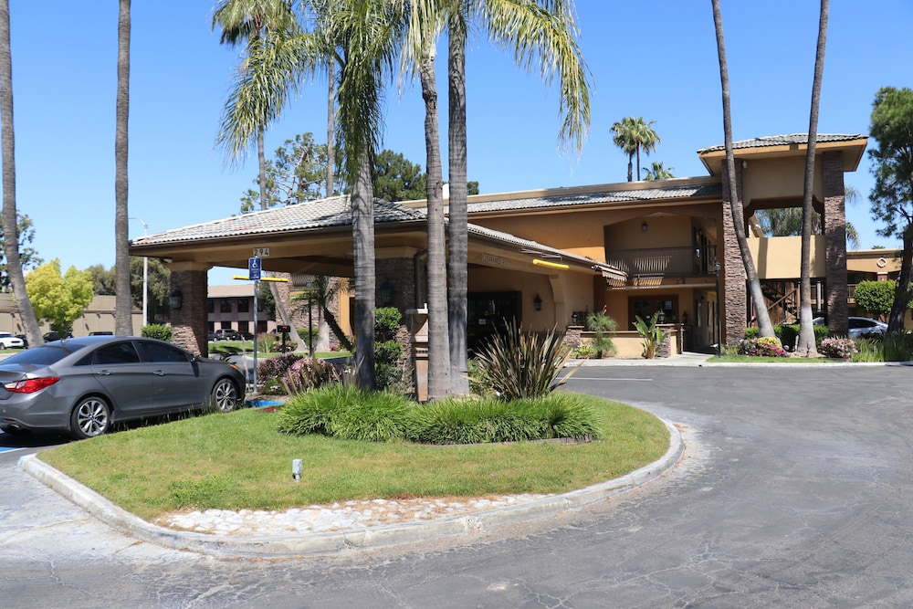 Empire Inn 40/43