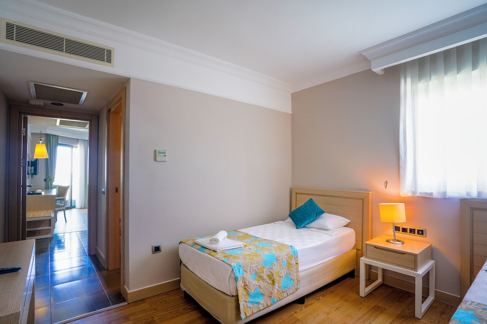 FAMILY 2 BEDROOMS