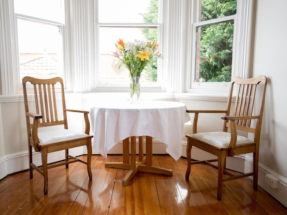 Montacute Boutique Bunkhouse 22/25