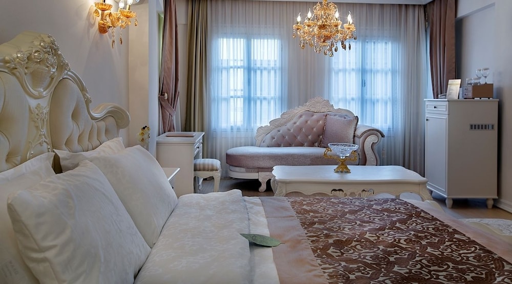 Elegance East Hotel Boutique Class 46/70