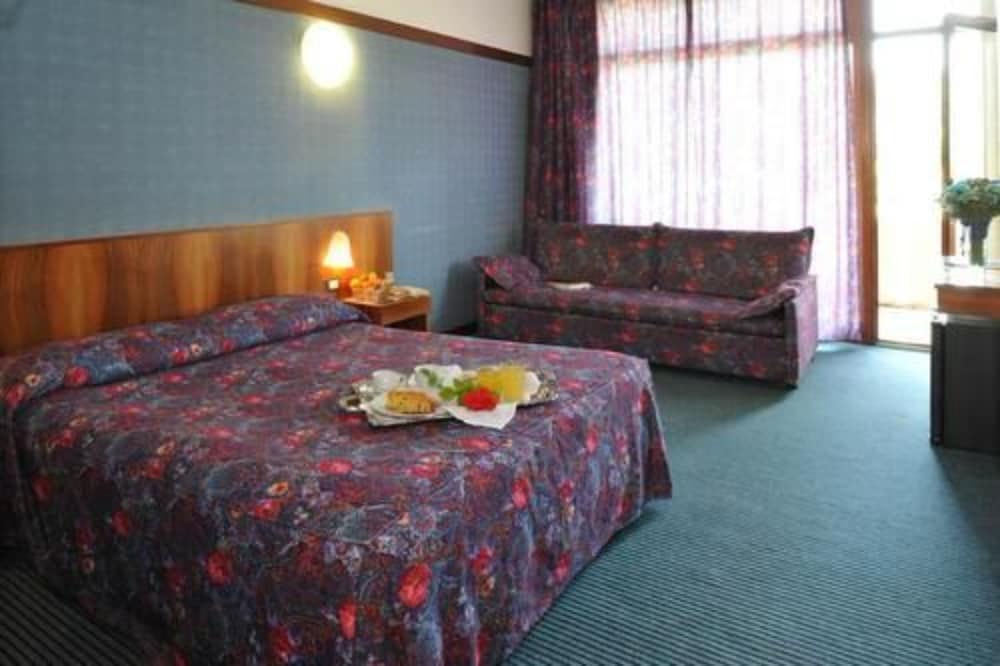 Park Hotel Oasi 12/71