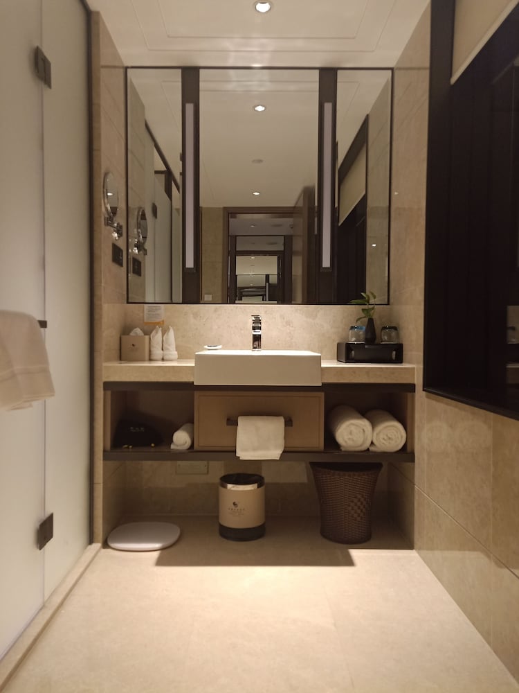 Golden Eagle Summit Hotel Yancheng 97/98