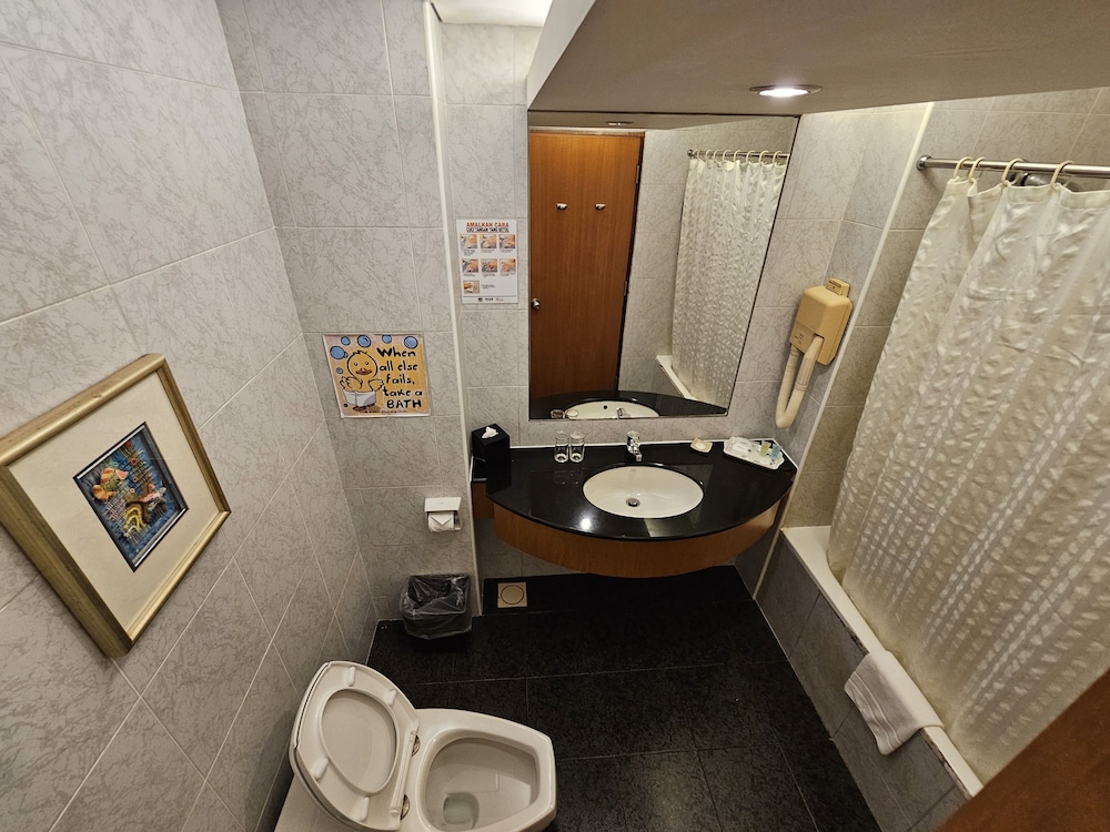 Parkcity Everly Hotel 52/54