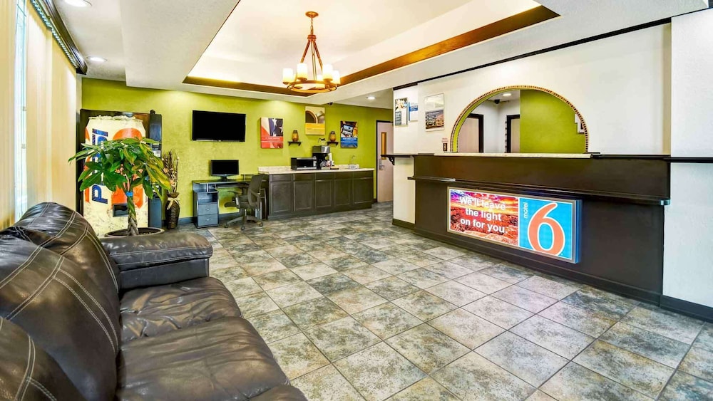 Motel 6 Lake Havasu City Lakeside 11/34