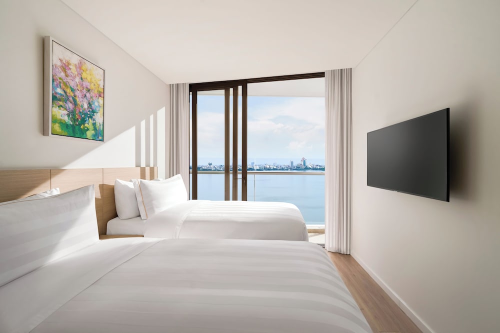 PARKROYAL Serviced Suites Hanoi 12/43