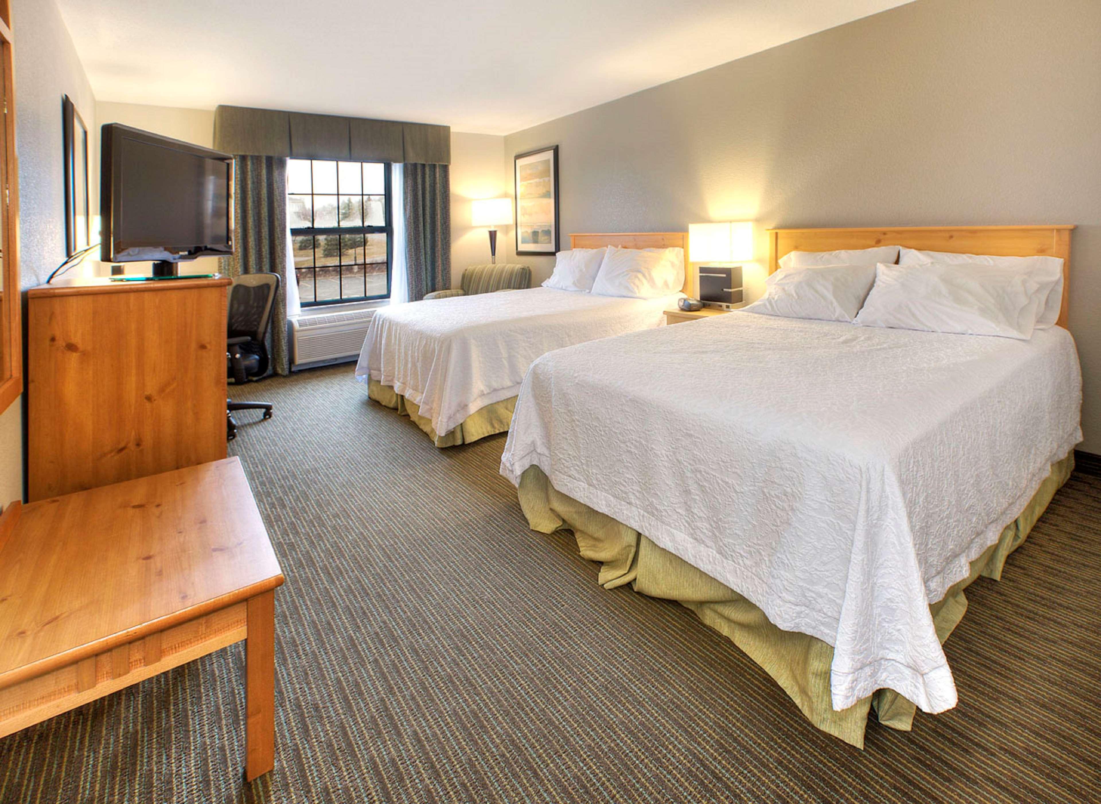 room, 2 queen beds, bay view