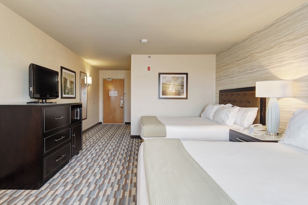 Holiday Inn Express Hotel Suites Warwick Providence Airport 18/43