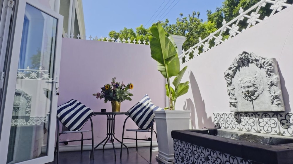 The Villa Rosa Bed and Breakfast 30/43