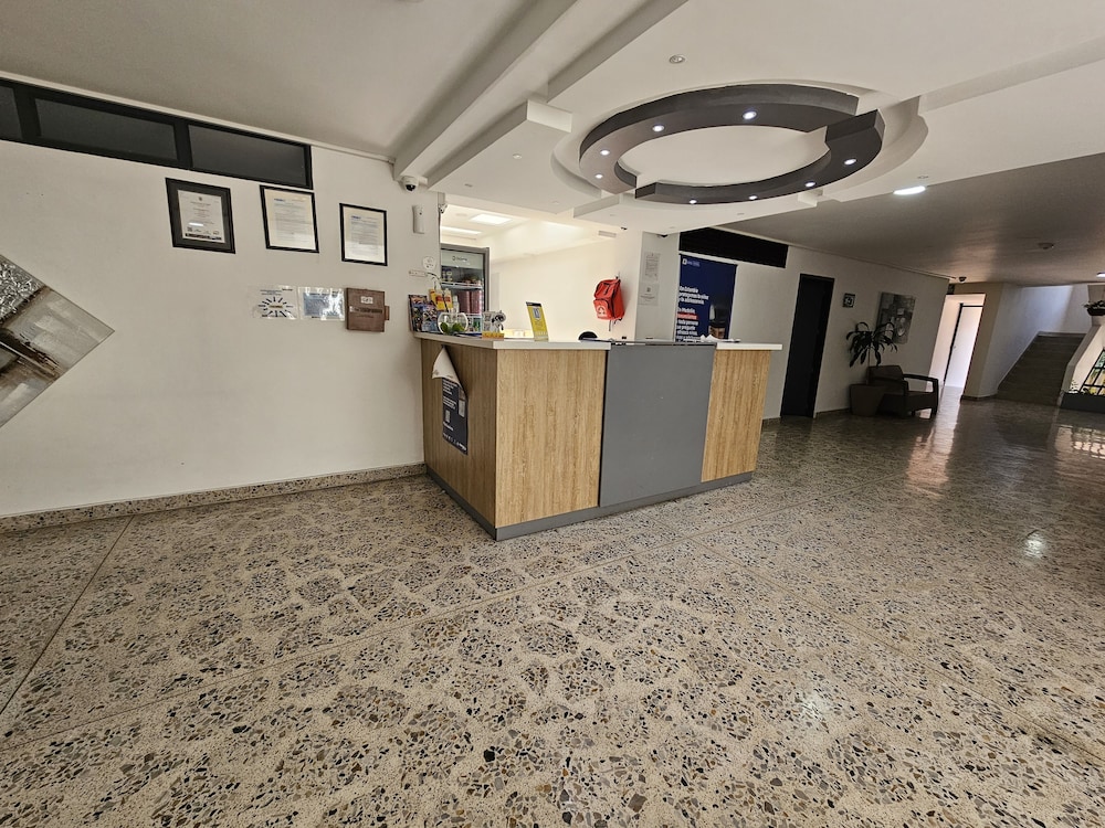 Ofix Hotel 8/50