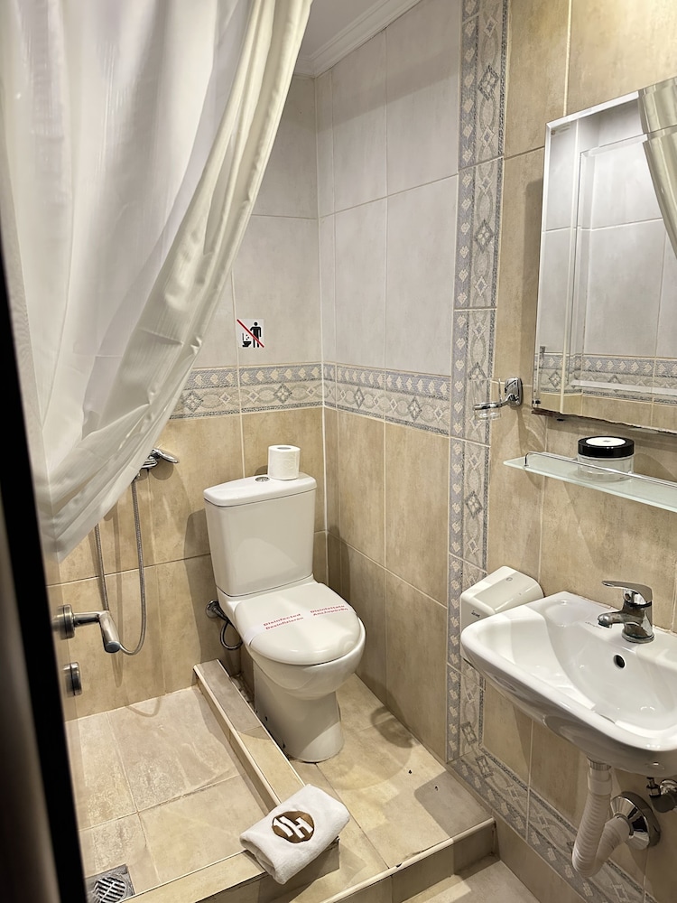 Hotel Ilisia 63/68