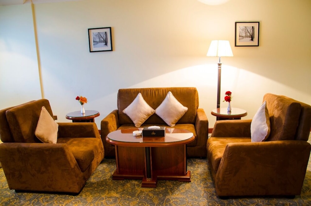 فندق كراون تاور(Crown Tower Hotel) 25/47