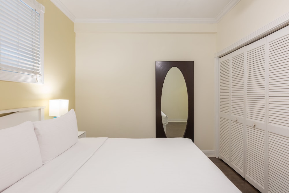 The Southernmost Inn - Adult Only 28/60