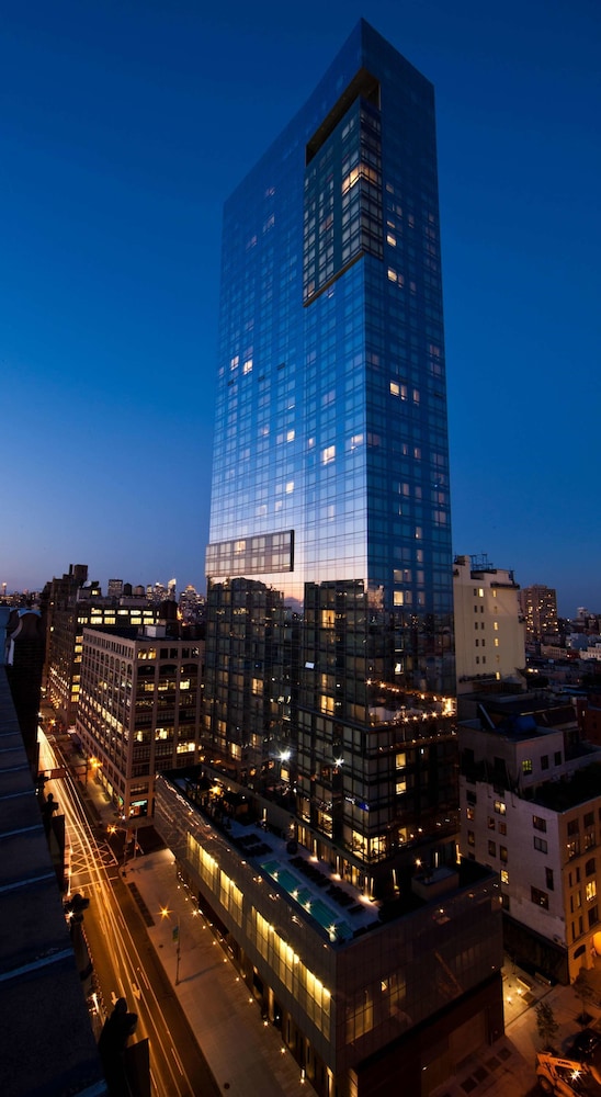 The Dominick Hotel 2/78