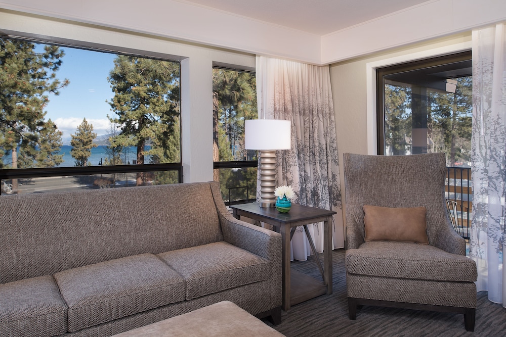 Hotel Azure Tahoe 15/39