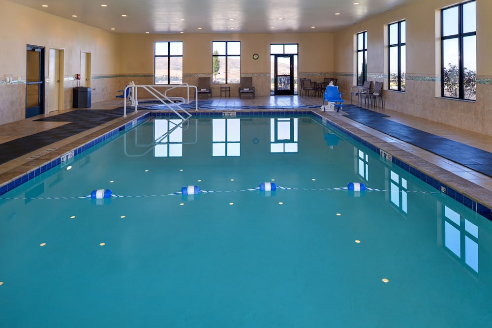 Holiday Inn Express Suites Pocatello 1/97
