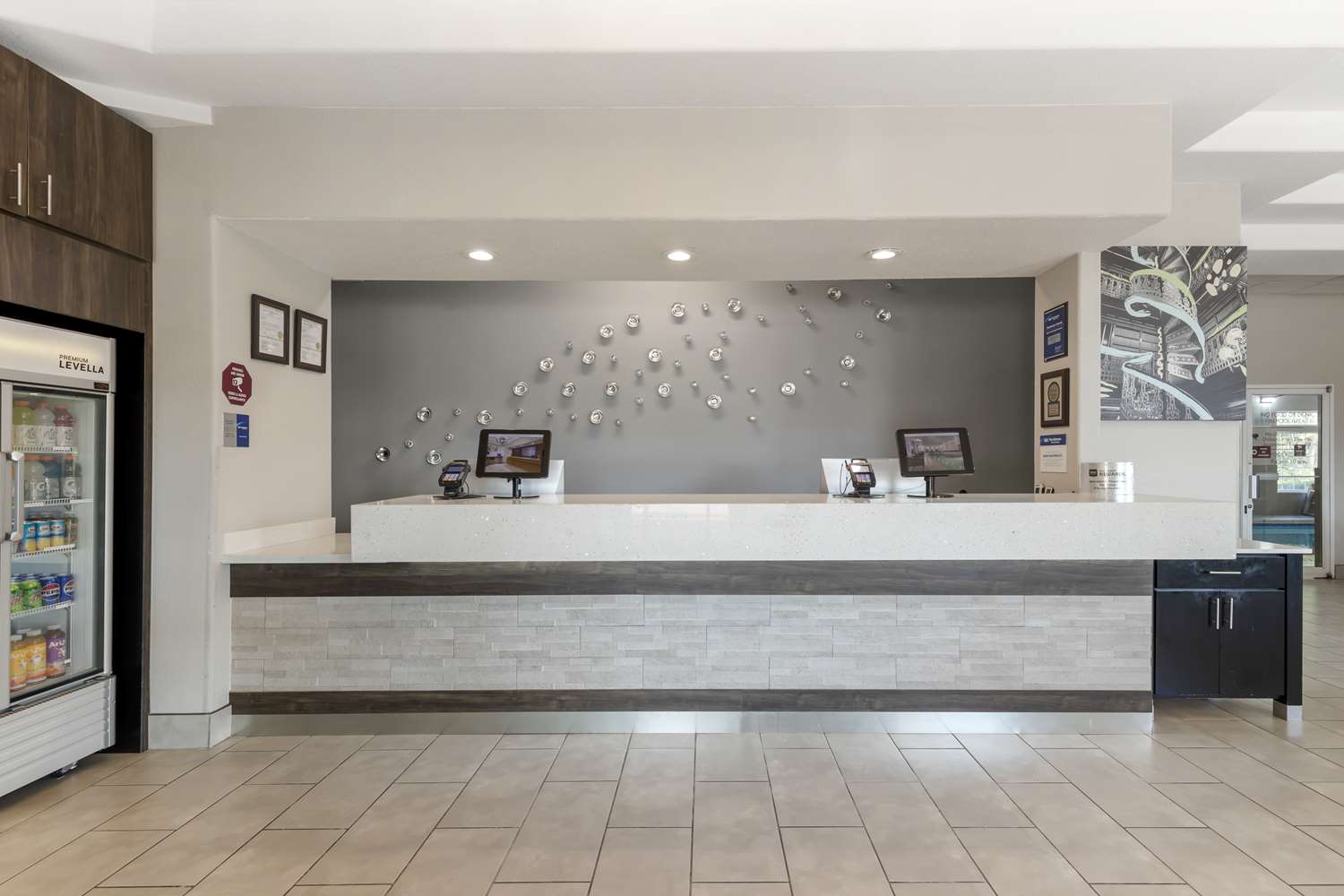 Best Western Plus Des Moines West Inn & Suites 2/17