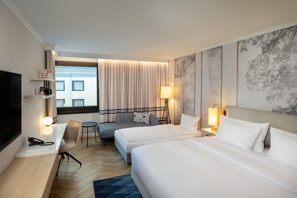SUPERIOR, KING BED