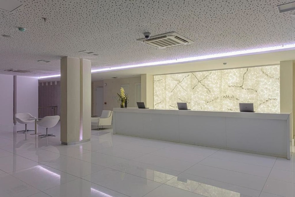 Cdesign Hotel 8/75