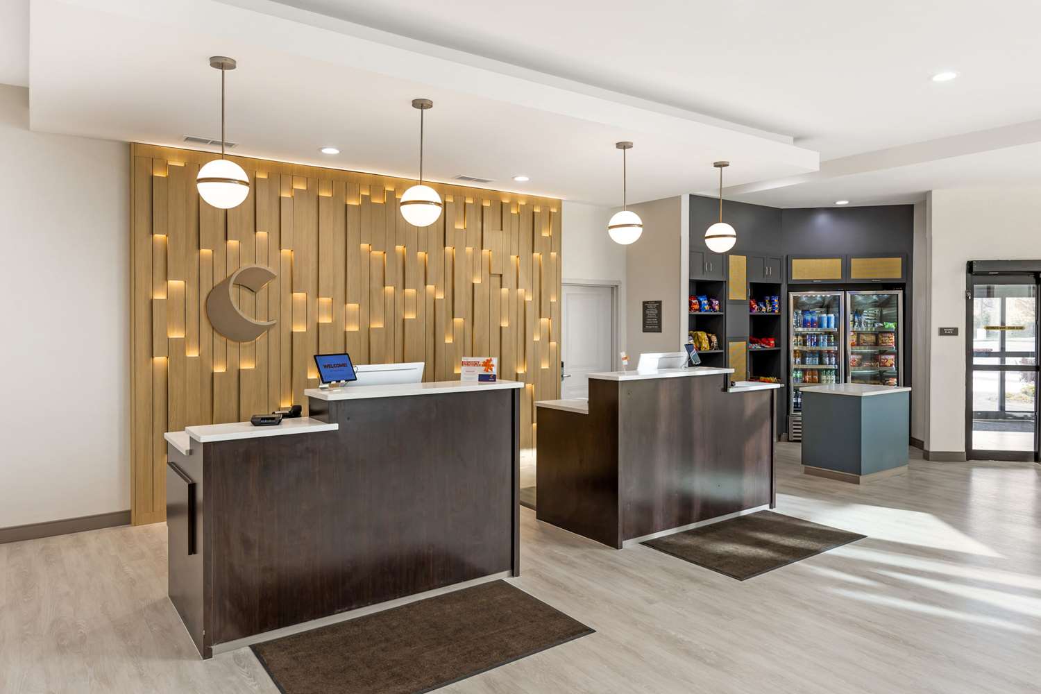 Comfort Inn & Suites Verona at Turning Stone Resort Casino 1/15