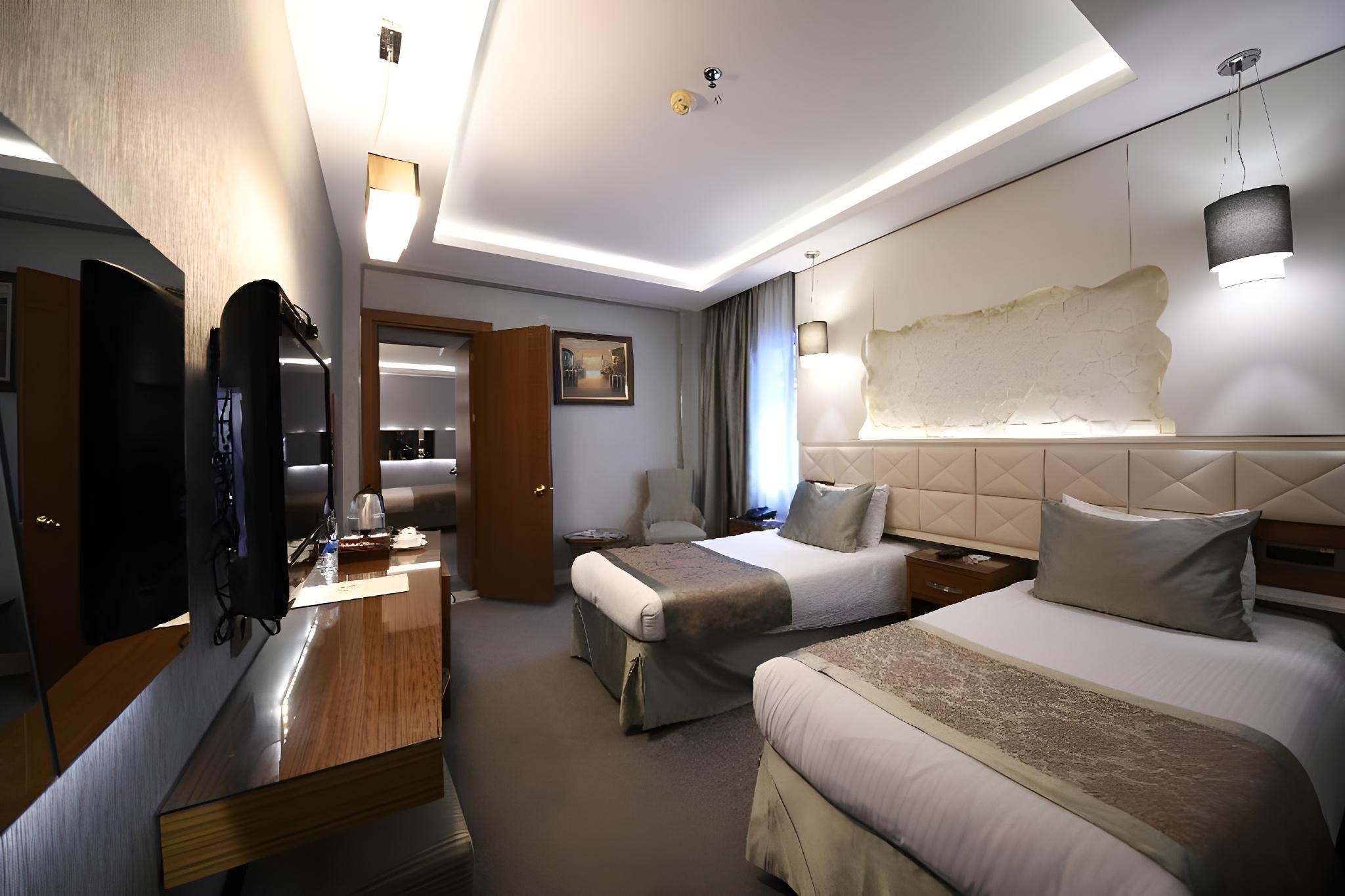 Standard, Triple, Twin Beds, Sofa