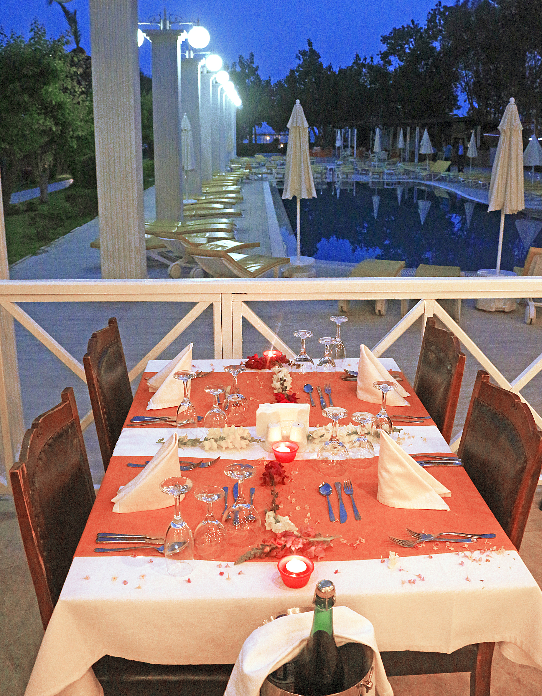 Club Aqua Plaza Hotel 35/50