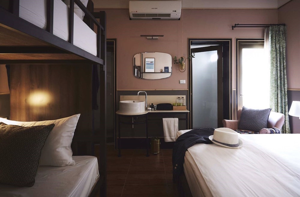 JOSH HOTEL 45/71