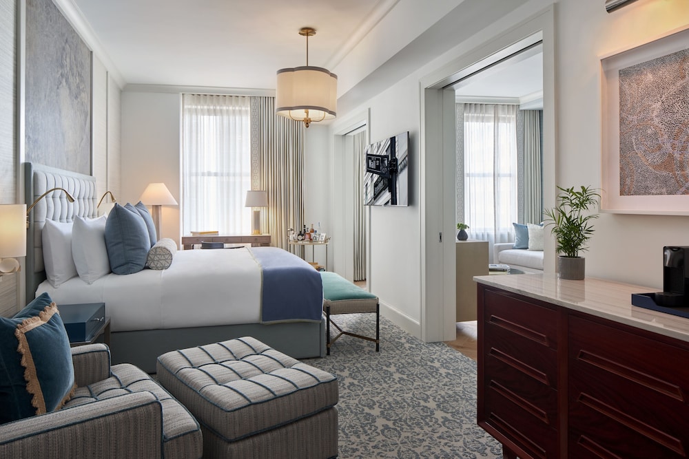 جناح بسرير كينج، The Wall Street Hotel 3/3