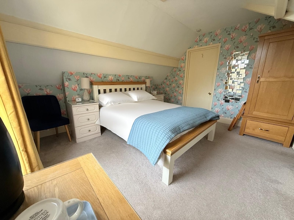 Ingleside Guest House 16/49