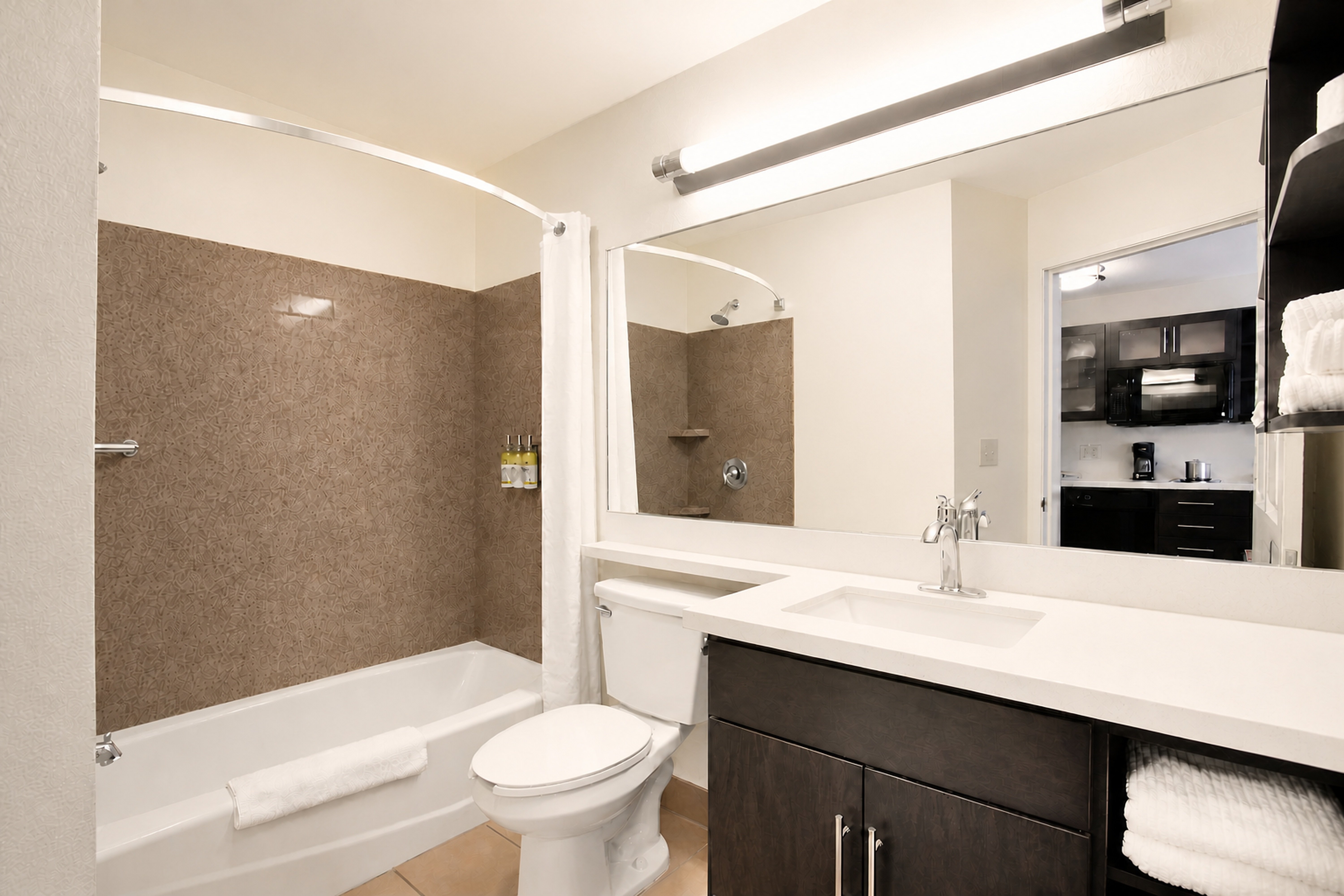 Candlewood Suites Pearl 56/59