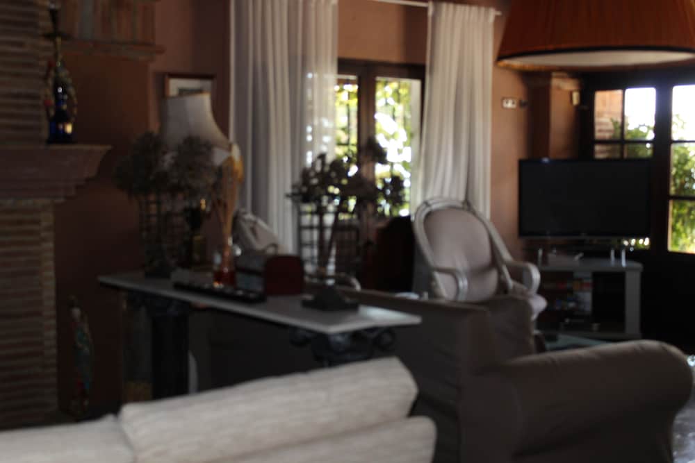 Los Jarales Hotel 29/73