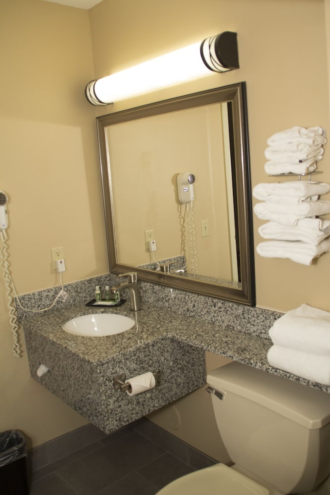 Grandstay Hotel Suites 48/50