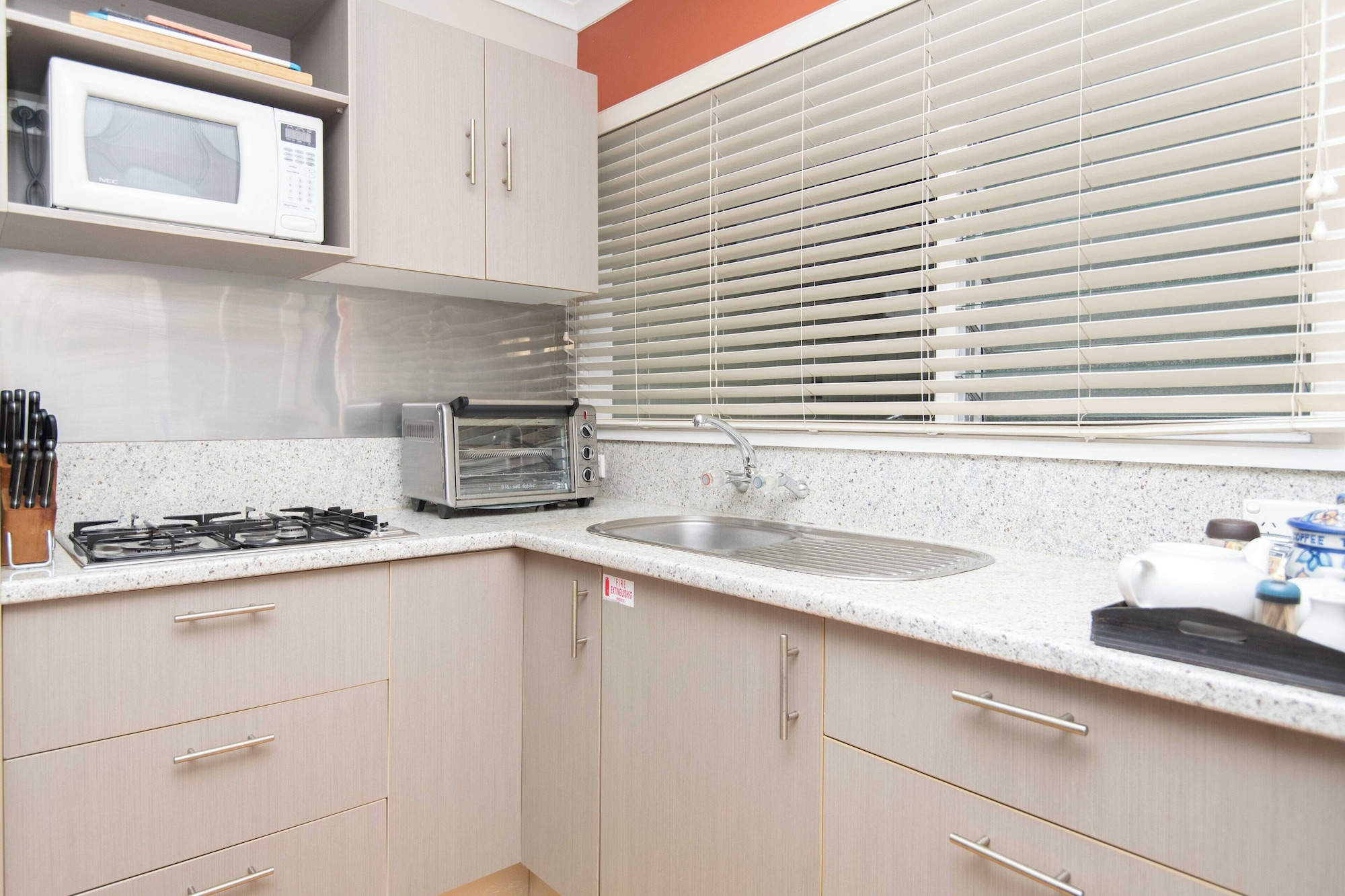 شقة بسرير كينج بغرفة نوم واحدة بمطبخ، Cascade Garden Apartments 4/4