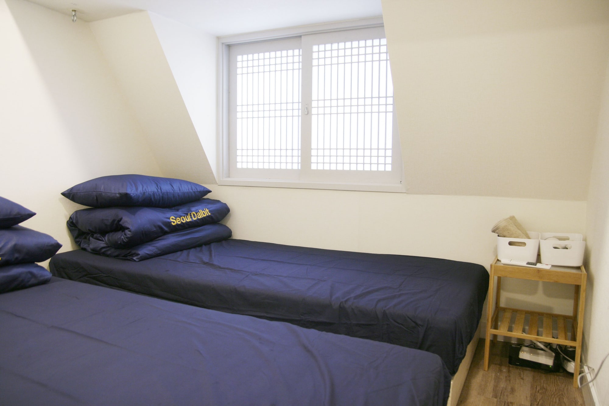 ROOM, TWIN BEDS, SMALL
