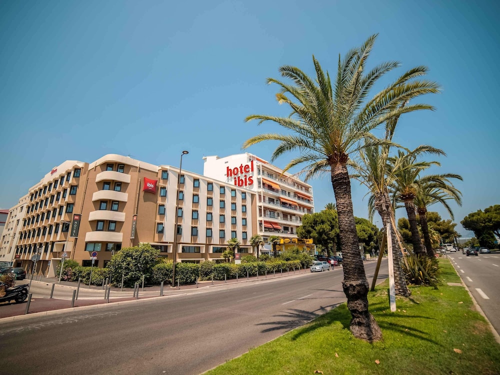 Ibis Nice Aeroport Promenade Hotel 67/72