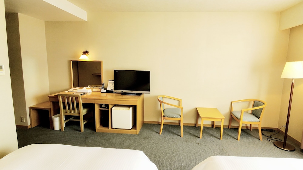 Island Hotel 47/60