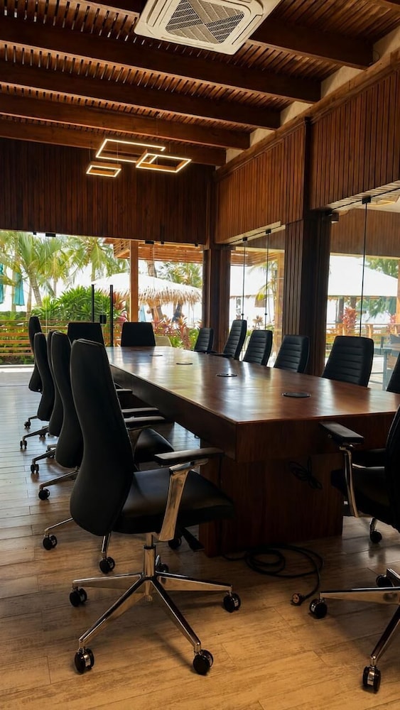 Paraiso Rainforest and Beach Hotel 37/48