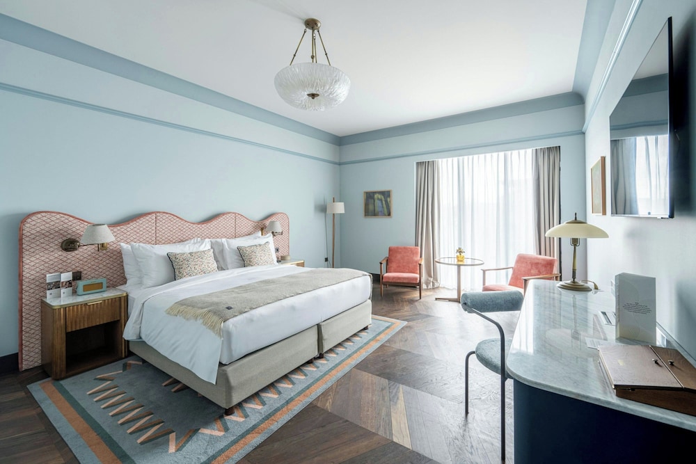 Grand, Heritage, King Bed