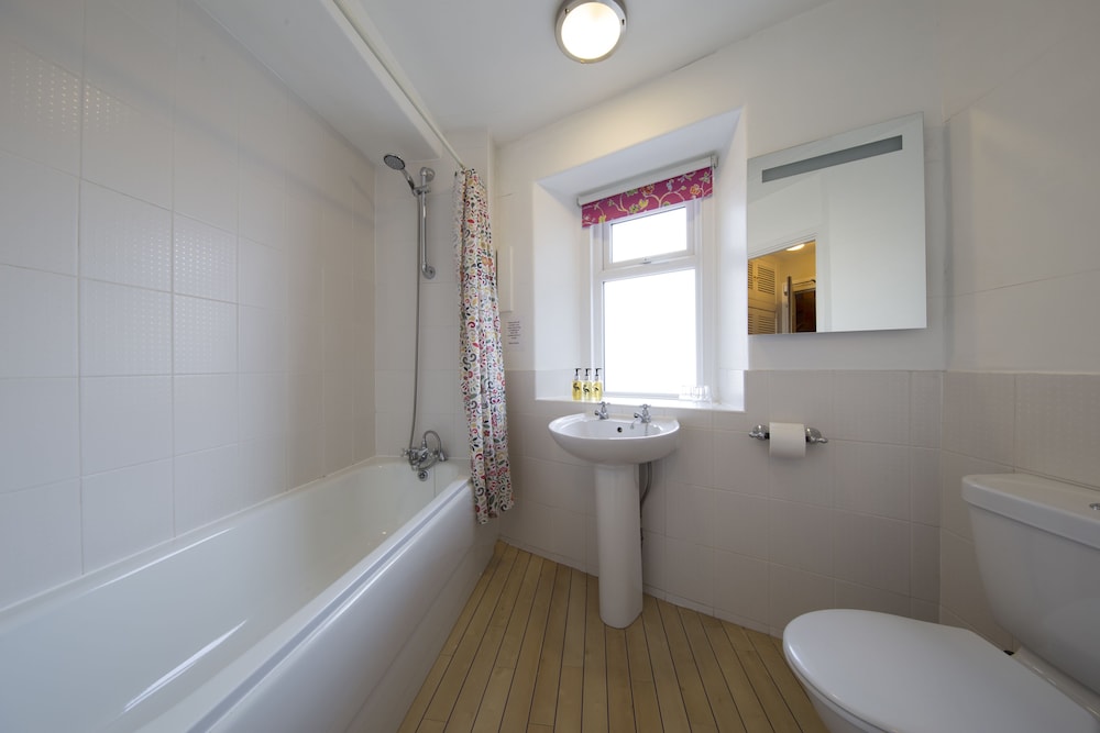 The Gables Guest House 49/50