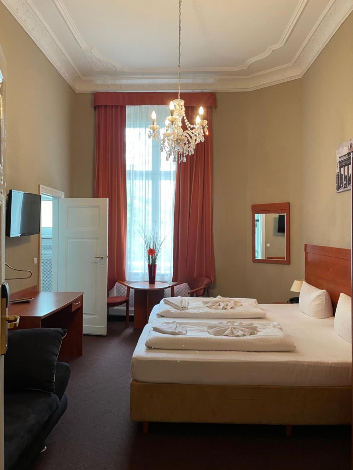 COMFORT, DOUBLE BED