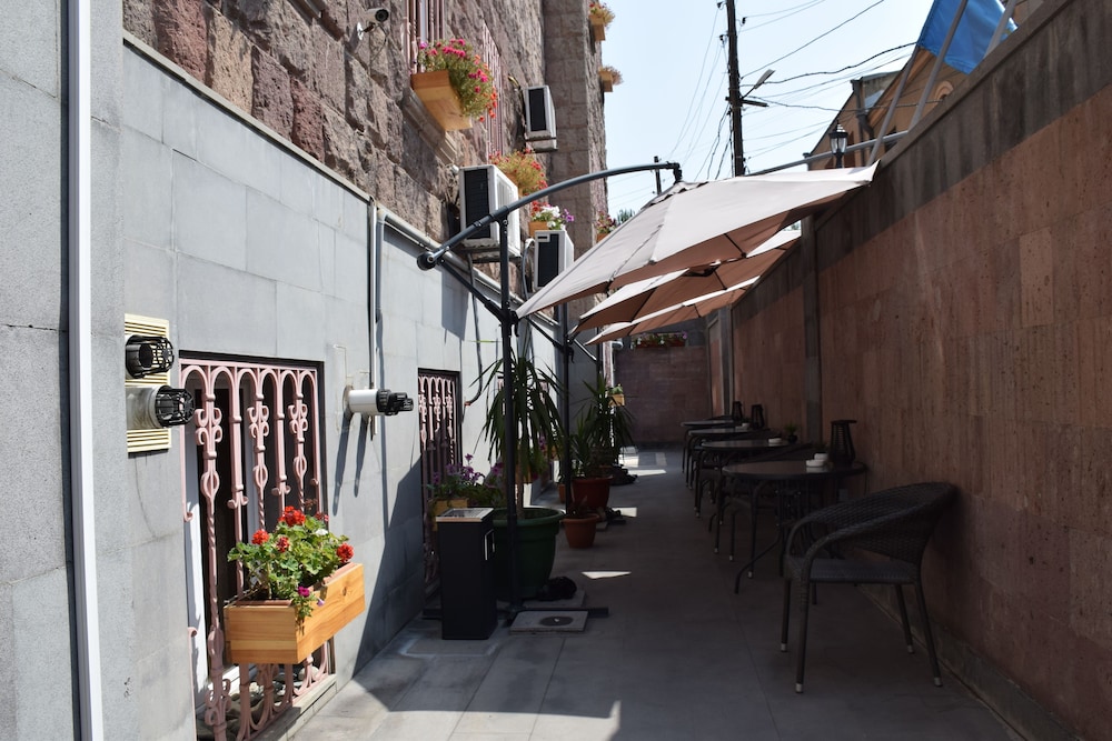 Mia Casa Hotel 42/50
