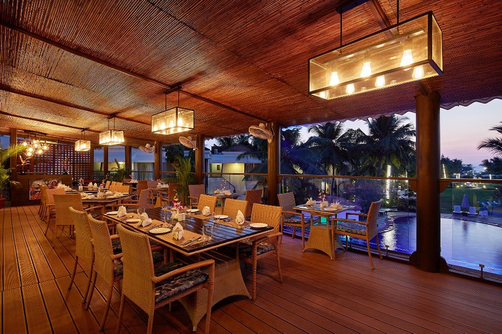 Royal Orchid Beach Resort & Spa, Goa 45/67